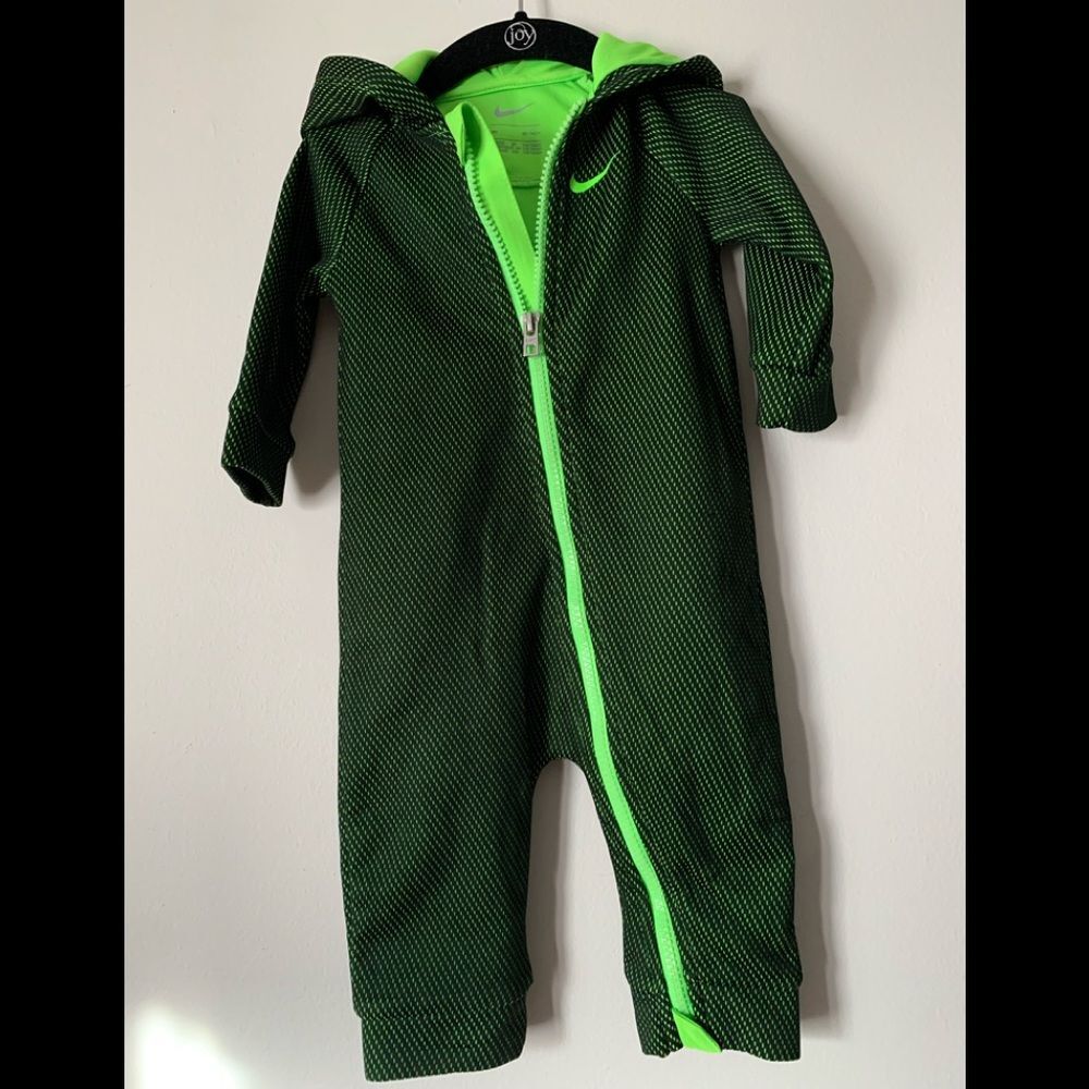 Nike dark green/light green textured hooded coverall, new without tags, 9 mon